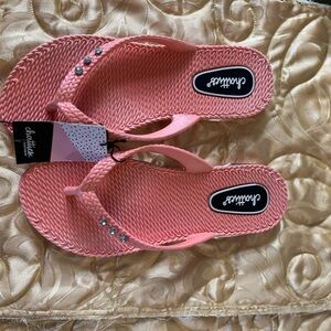 Chatties Flip Flop NWT size 5/6